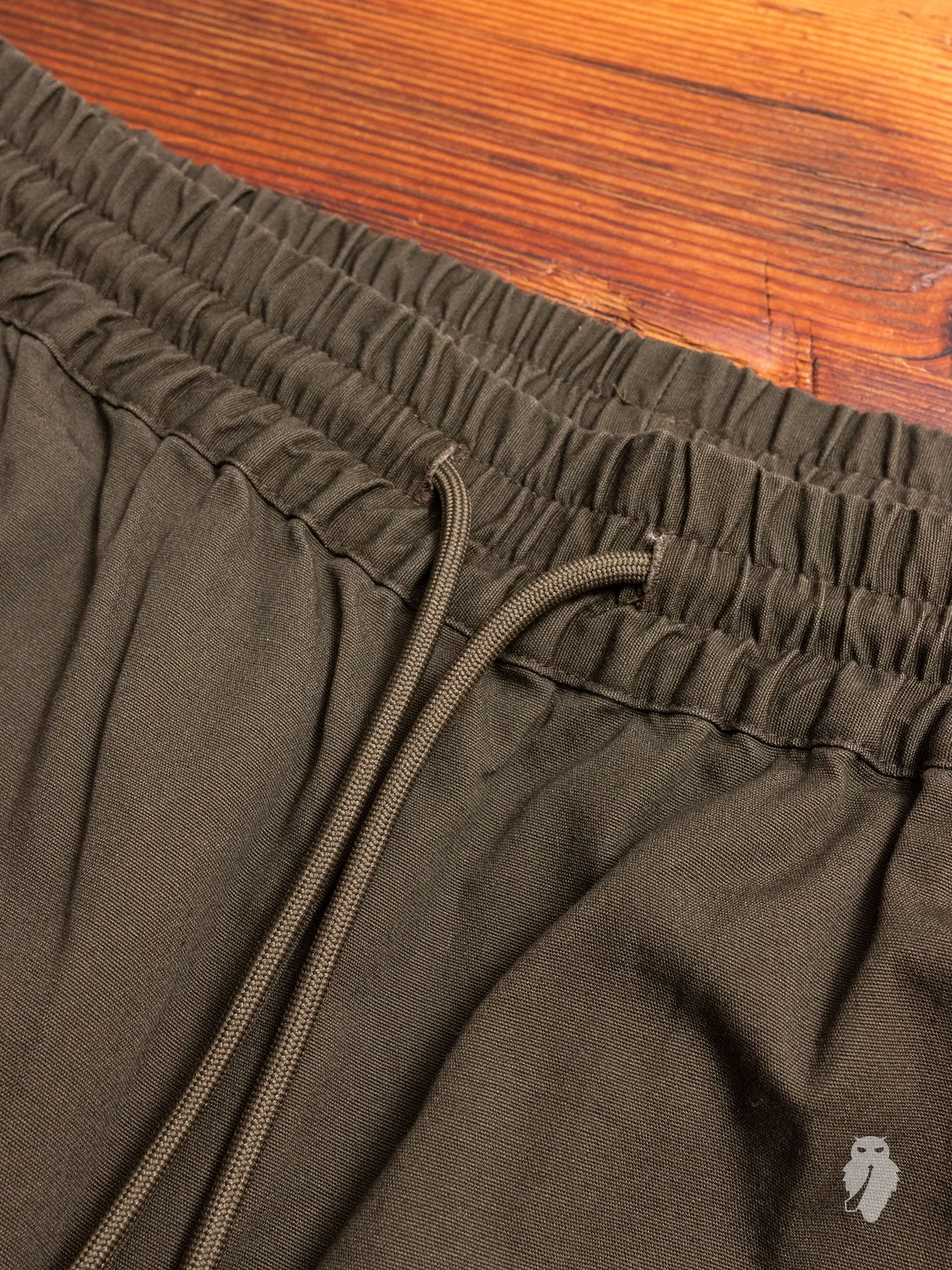 Cropped Pants in Olive Canvas
