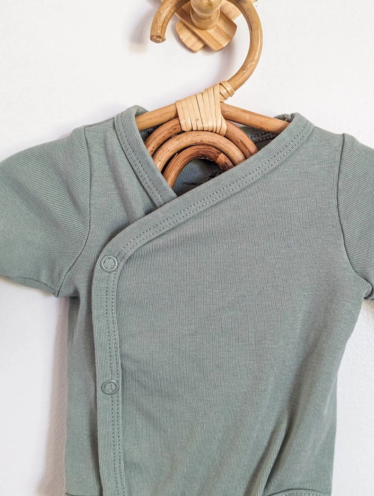 H&M Organic Cotton Long Sleeve Wrap Bodysuit in Green (NB)