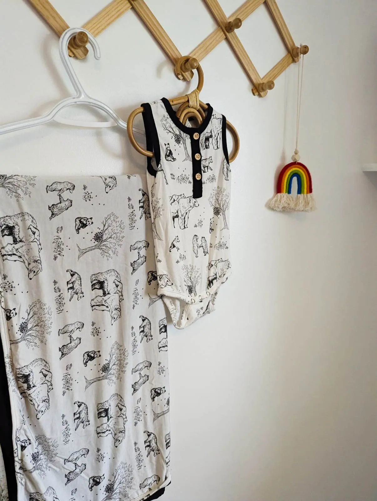 Kate Quinn Bamboo Bodysuit & Blanket Set (3-6)