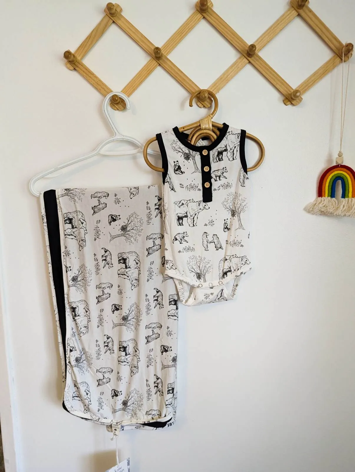 Kate Quinn Bamboo Bodysuit & Blanket Set (3-6)