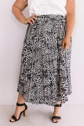 Meet Me In Manhattan Leopard Skirt In Grey Curves