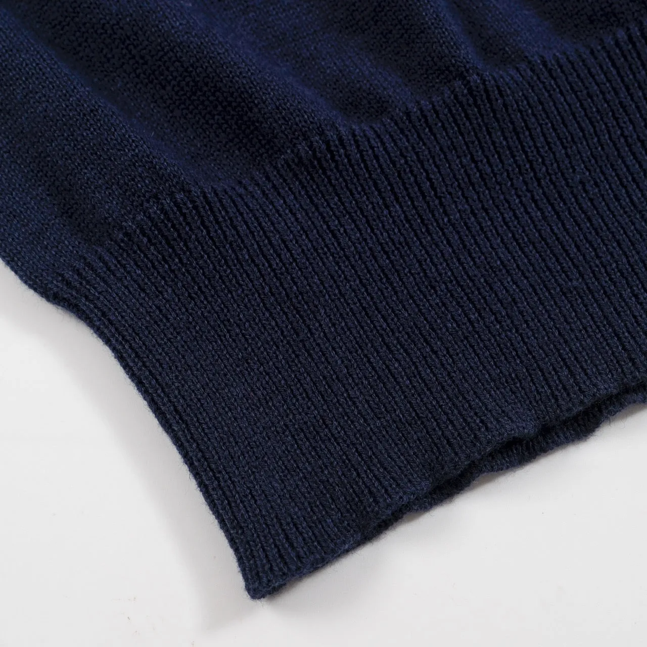 Men's navy blue simple knit polo shirt