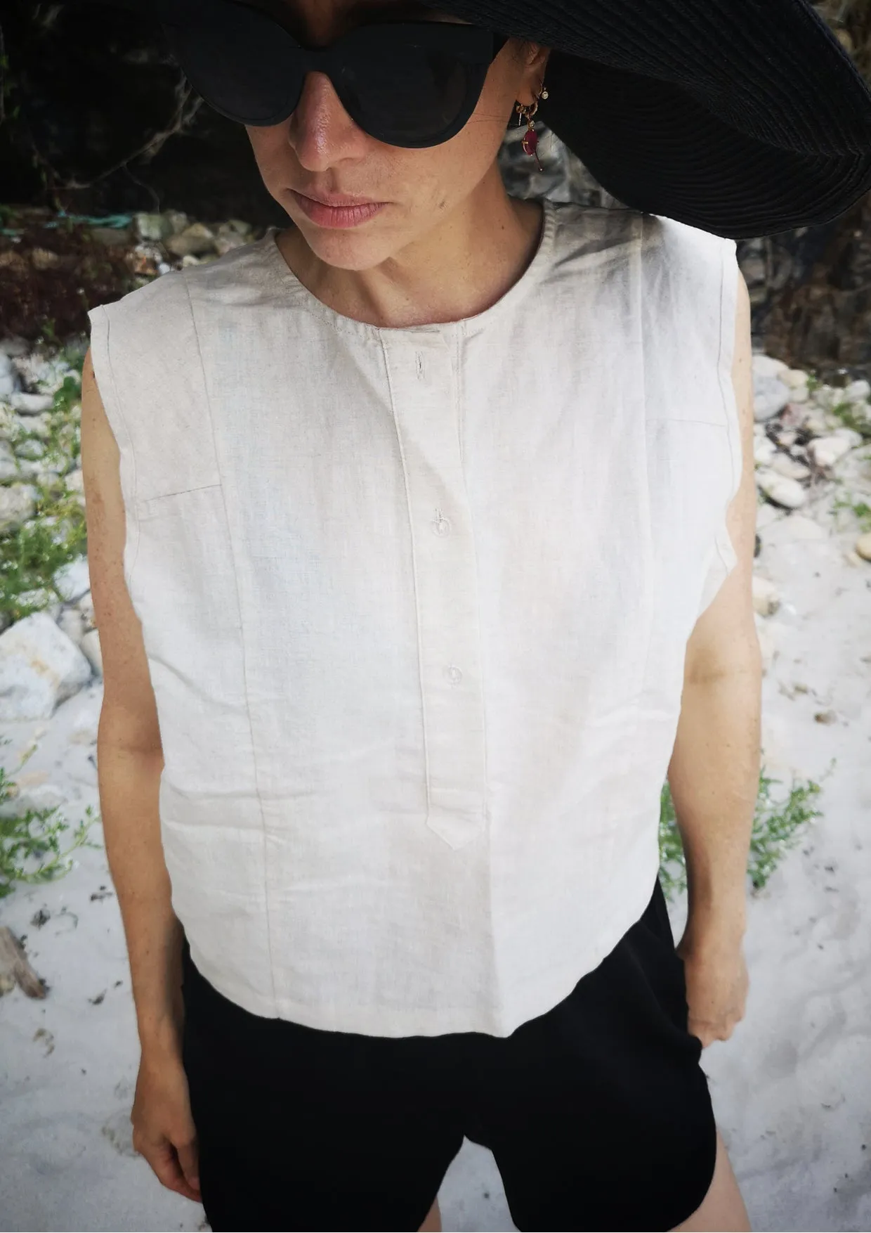 SHORT SLEEVELESS BLOUSE - LINEN natural white