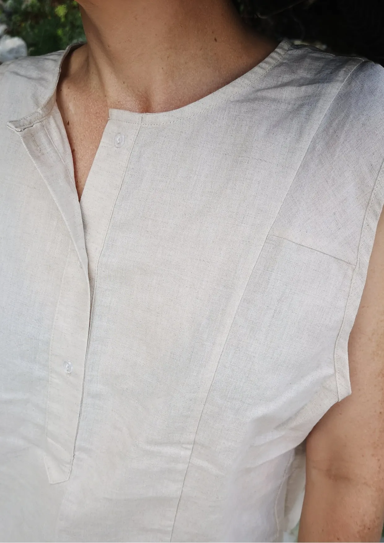 SHORT SLEEVELESS BLOUSE - LINEN natural white