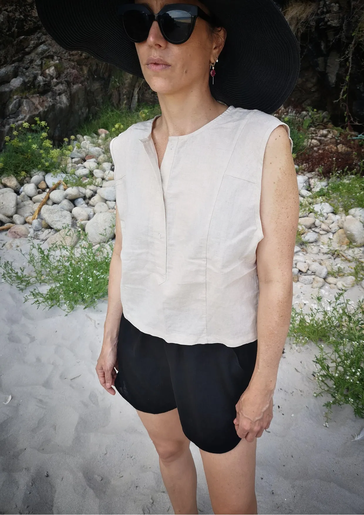 SHORT SLEEVELESS BLOUSE - LINEN natural white