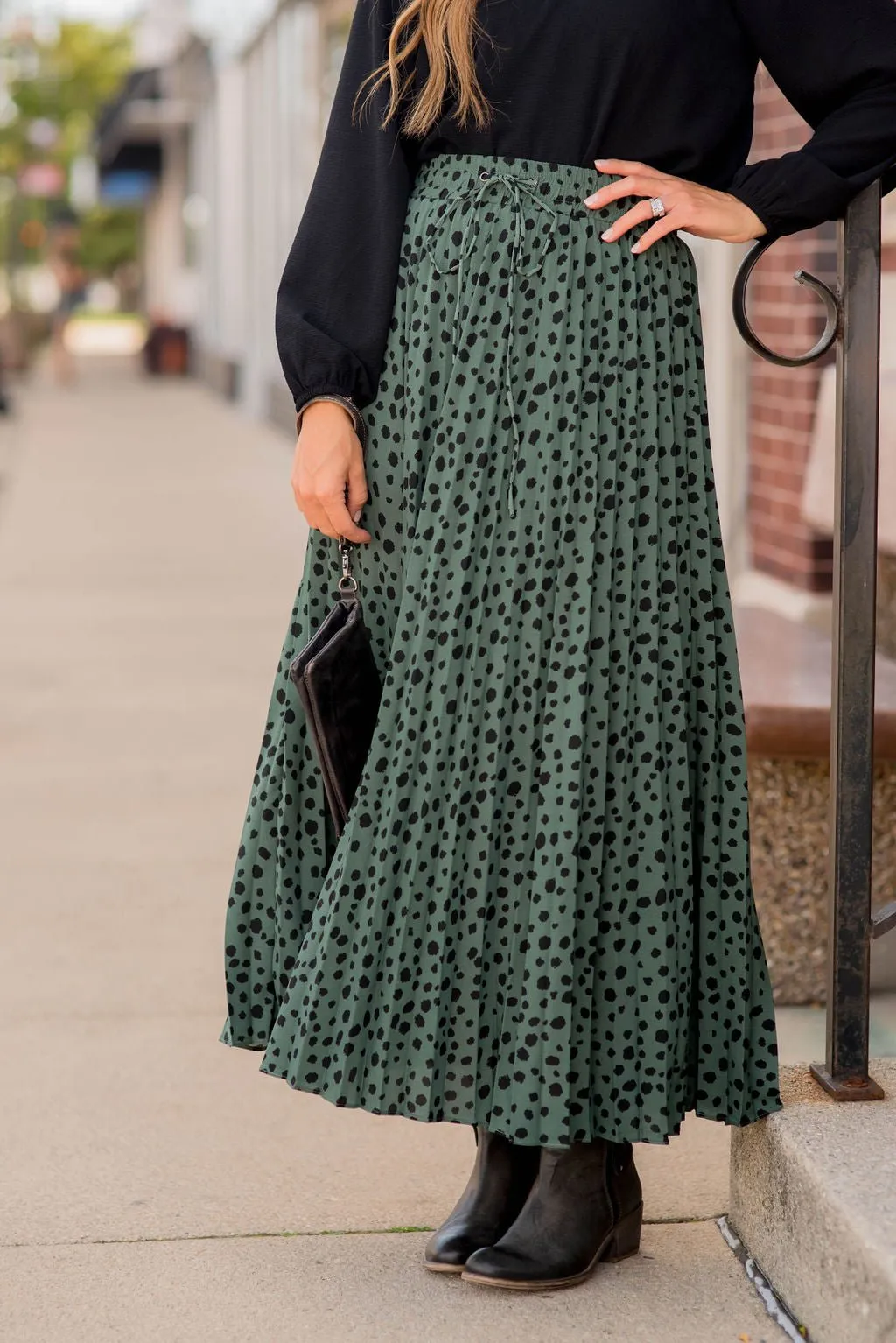 Spotted Pleats Maxi Skirt