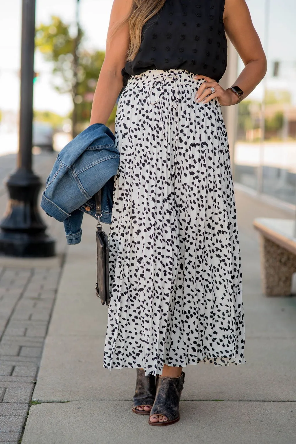 Spotted Pleats Maxi Skirt
