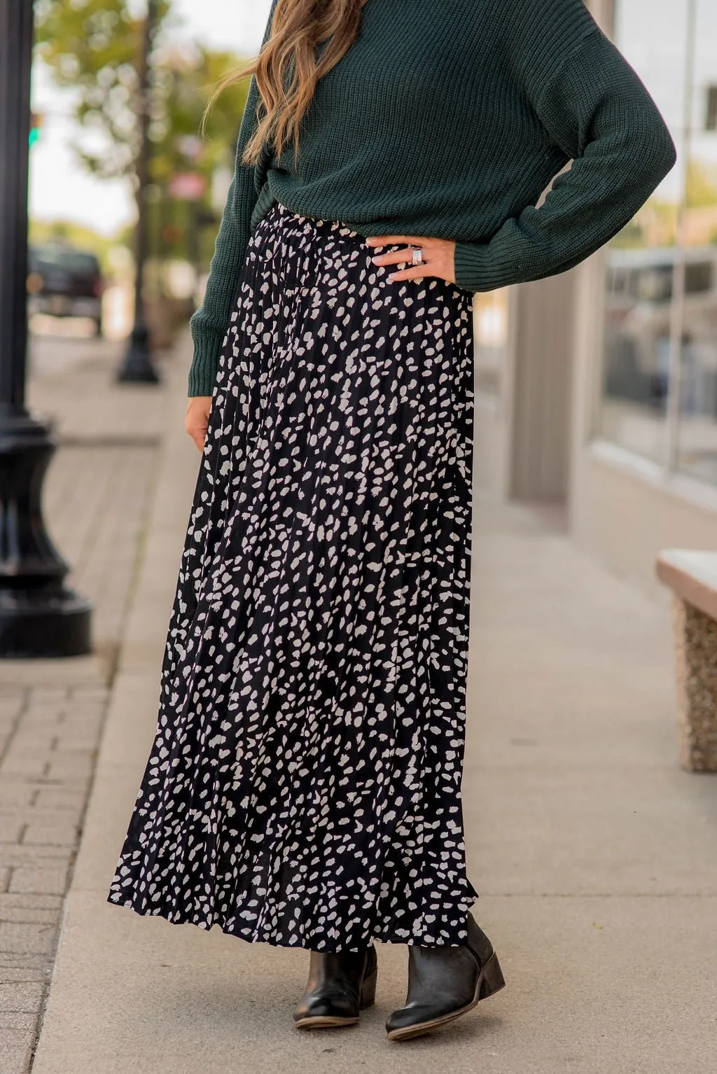 Spotted Pleats Maxi Skirt