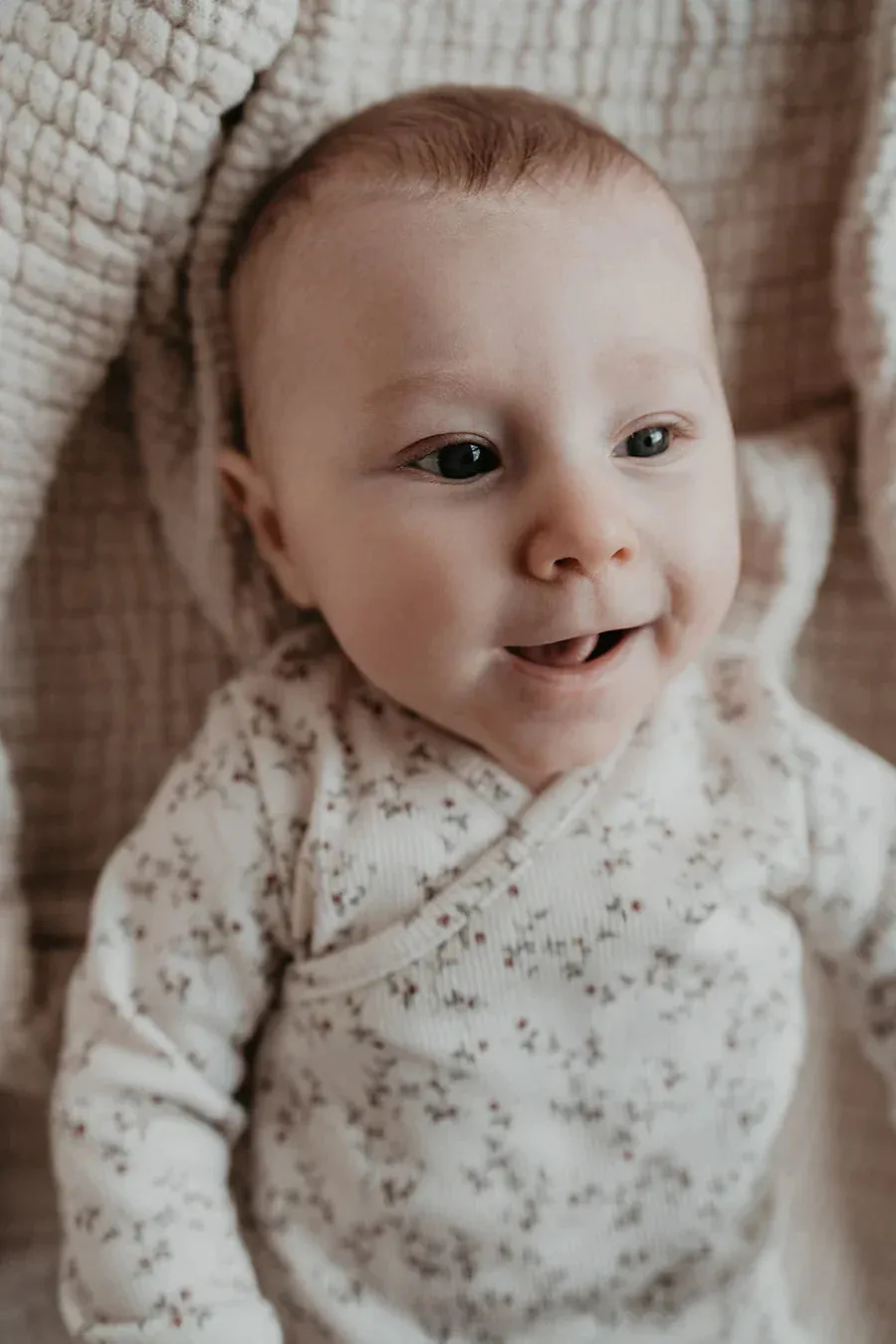Yumi Baby Transshipment Shirt Romper | Apple Branches